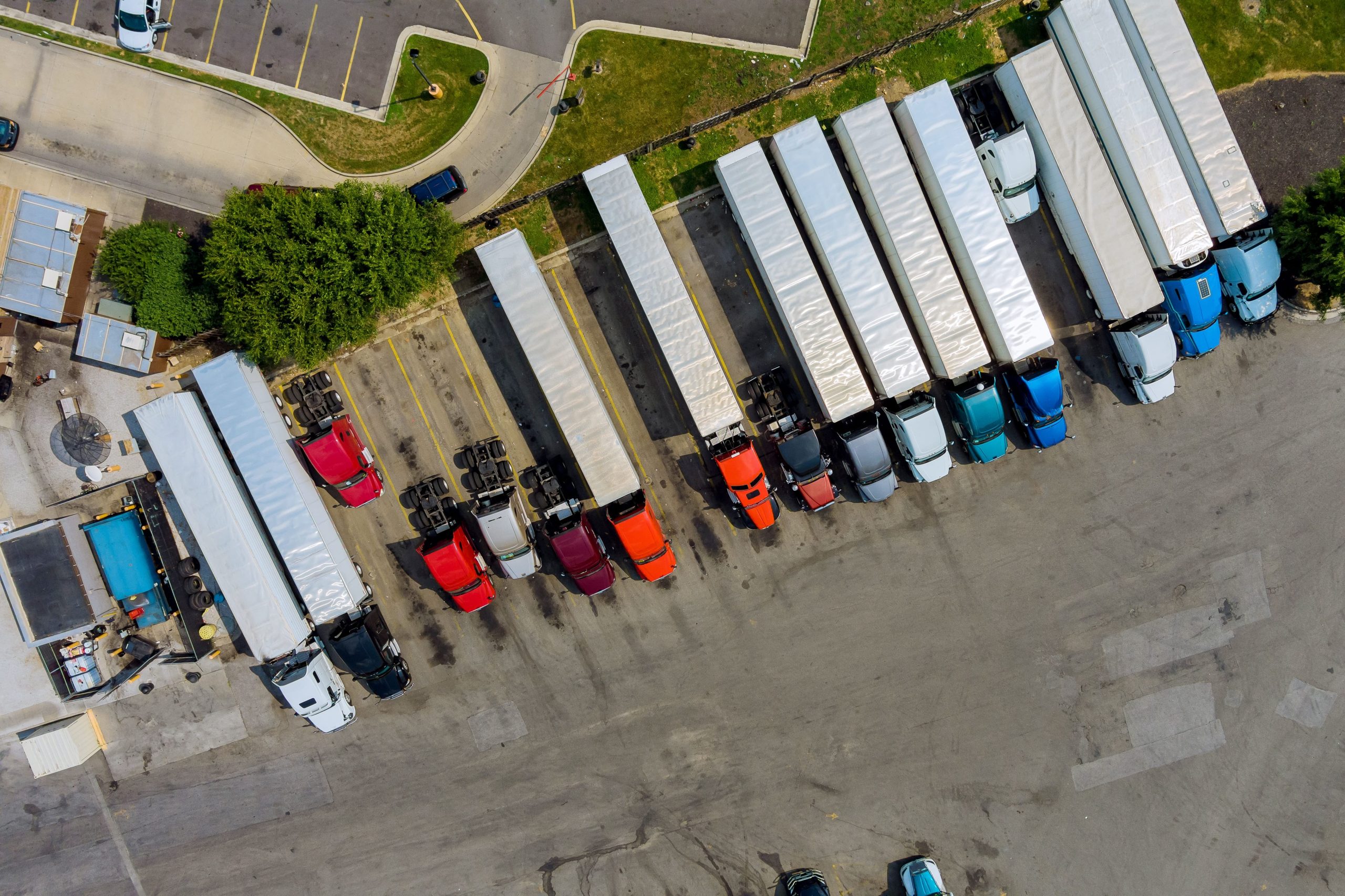 resting-place-with-various-types-of-trucks-in-a-cr-2025-03-27-03-35-49-utc